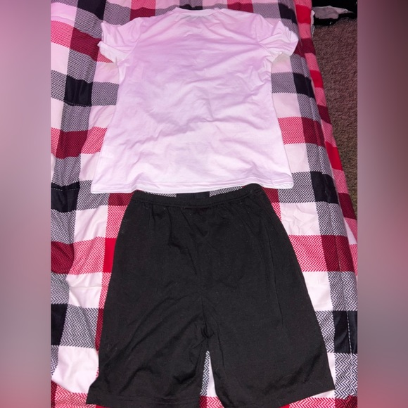 Money on lock outfit - Picture 5 of 5